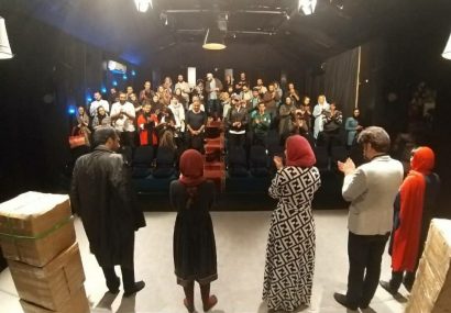 پرده تماشاخانه تئاتر فردای رامسر ، بسته شد