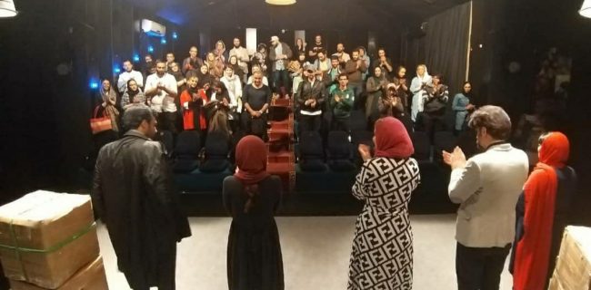 پرده تماشاخانه تئاتر فردای رامسر ، بسته شد