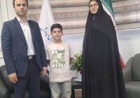 تجلیل مدیرکل آموزش و پرورش استان گیلان از آرمان جعفرنیا،در پویش ایمنی در جنگ از مدرسه غیرانتفاعی  دانشمند بندرانزلی