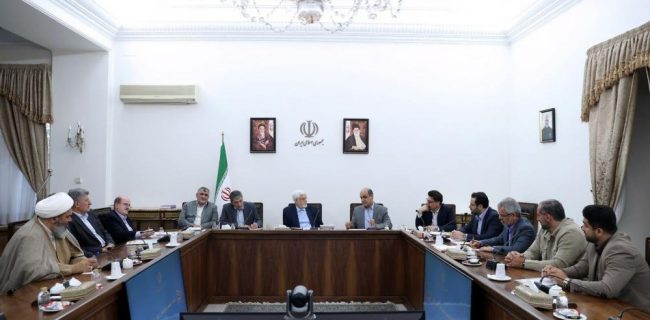 تأکید بر لزوم حمایت ملی از پروژههای حیاتی و زیرساختی گیلان در نشست با معاون اول رئیسجمهور تأکید بر لزوم حمایت ملی از پروژههای حیاتی و زیرساختی گیلان در نشست با معاون اول رئیسجمهور